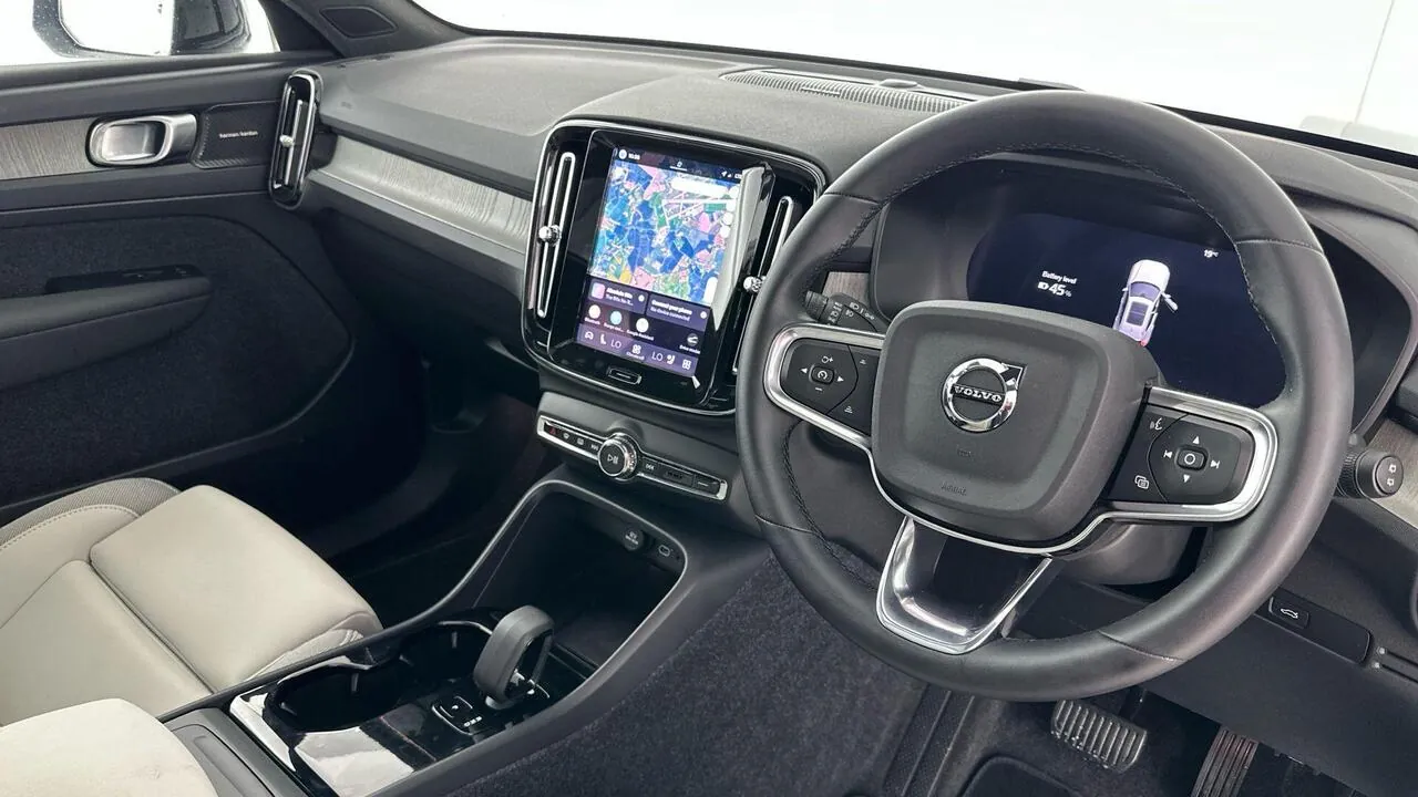 Volvo Ex40 2025 photo 3