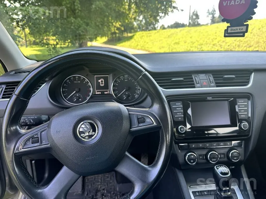 Skoda Octavia 2013 photo 3