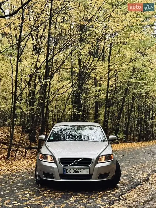 Volvo V50