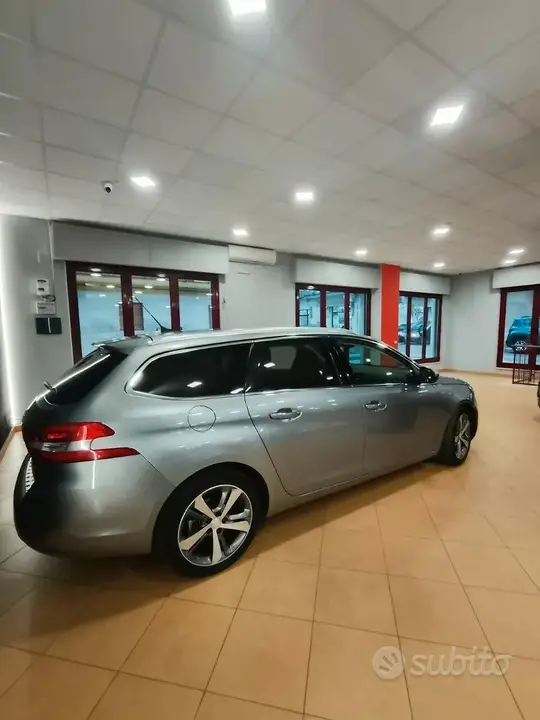 Peugeot 308 2015 photo 2