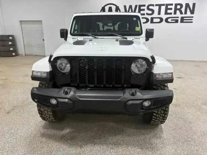 Jeep Gladiator 2023 photo 2