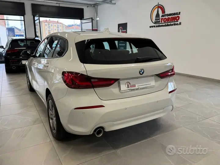 BMW 118I 2023 photo 4