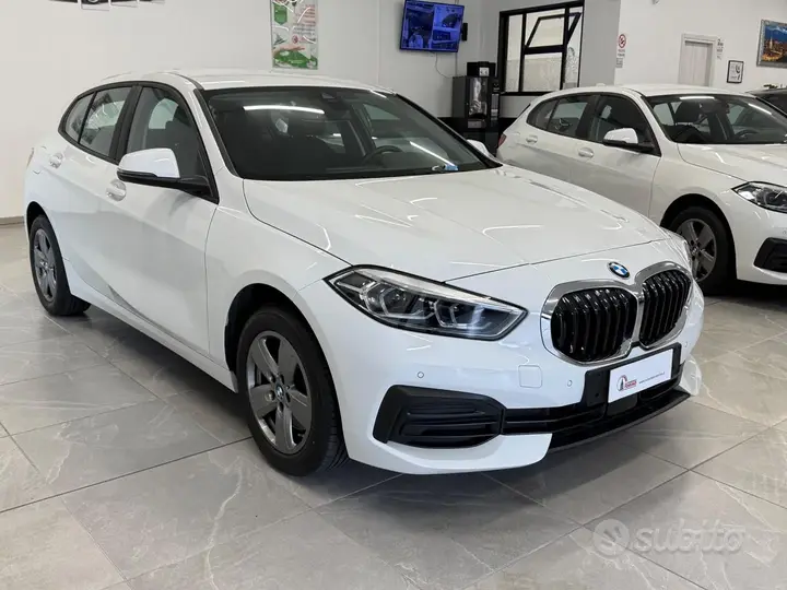 BMW 118I 2023 photo 2