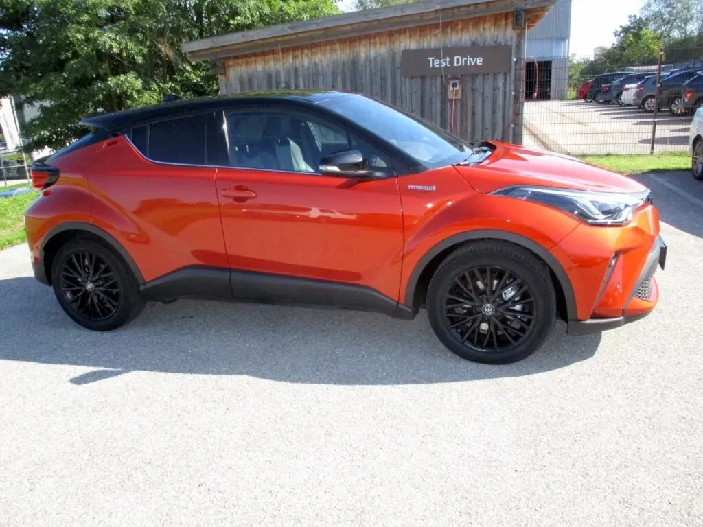 Toyota C-Hr 2020 photo 2