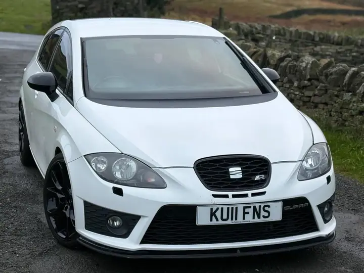 Seat Leon 2011 photo 2