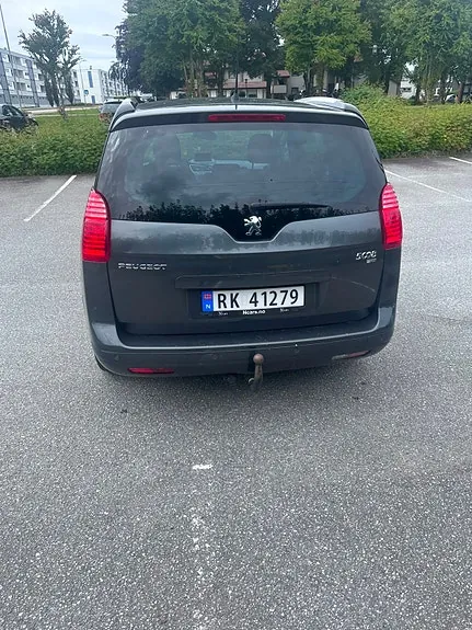 Peugeot 5008 2012 photo 3