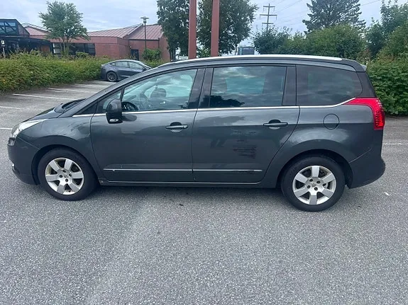 Peugeot 5008 2012 photo 4