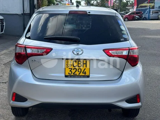 Toyota Vitz 2017 photo 4