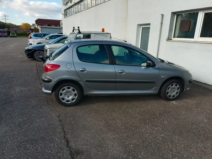 Peugeot 206 2006 photo 3