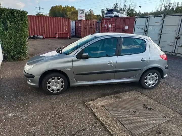 Peugeot 206