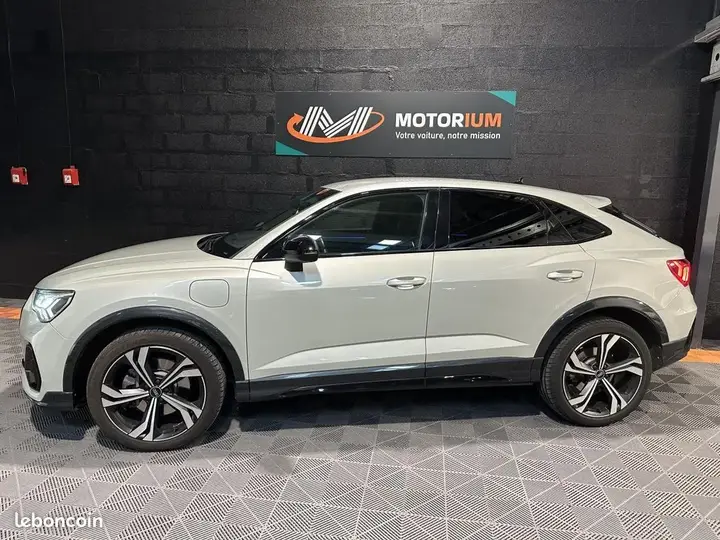 Audi Q3 2022 photo 3