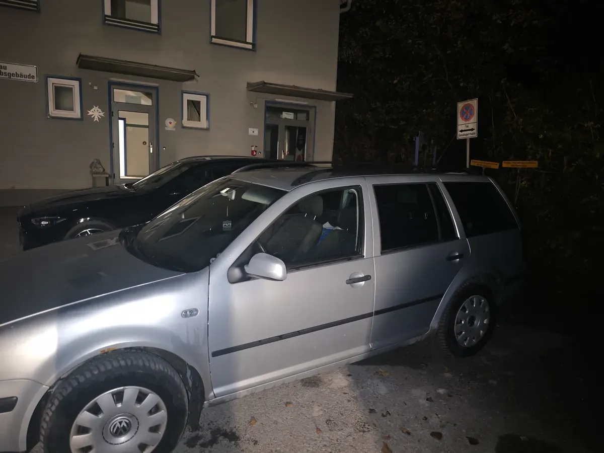 Volkswagen Golf 2003 photo 2