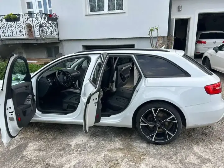 Audi A4 Avant 2014 photo 2