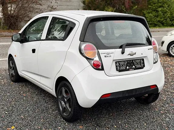 Chevrolet Spark 2011 photo 4