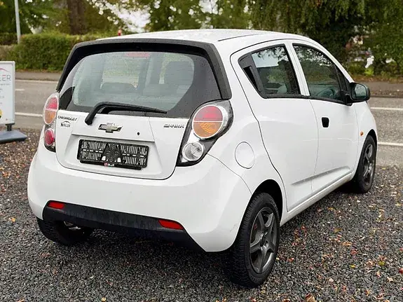 Chevrolet Spark 2011 photo 3