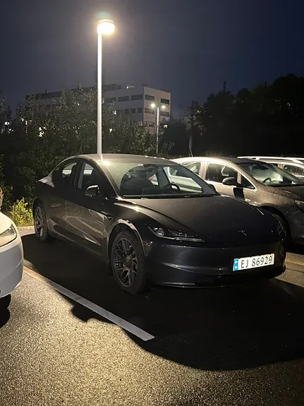 Tesla Model 3 2025 photo 5