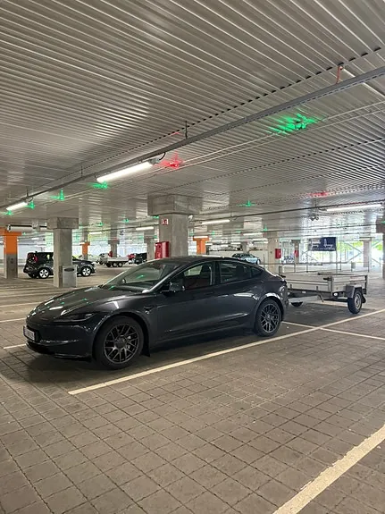 Tesla Model 3 2025 photo 4