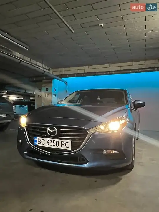 Mazda 3 2018 photo 2
