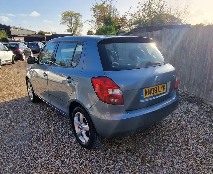 Skoda Fabia 2008 photo 4