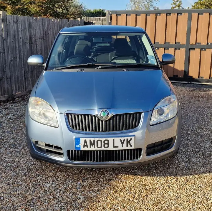 Skoda Fabia 2008 photo 2