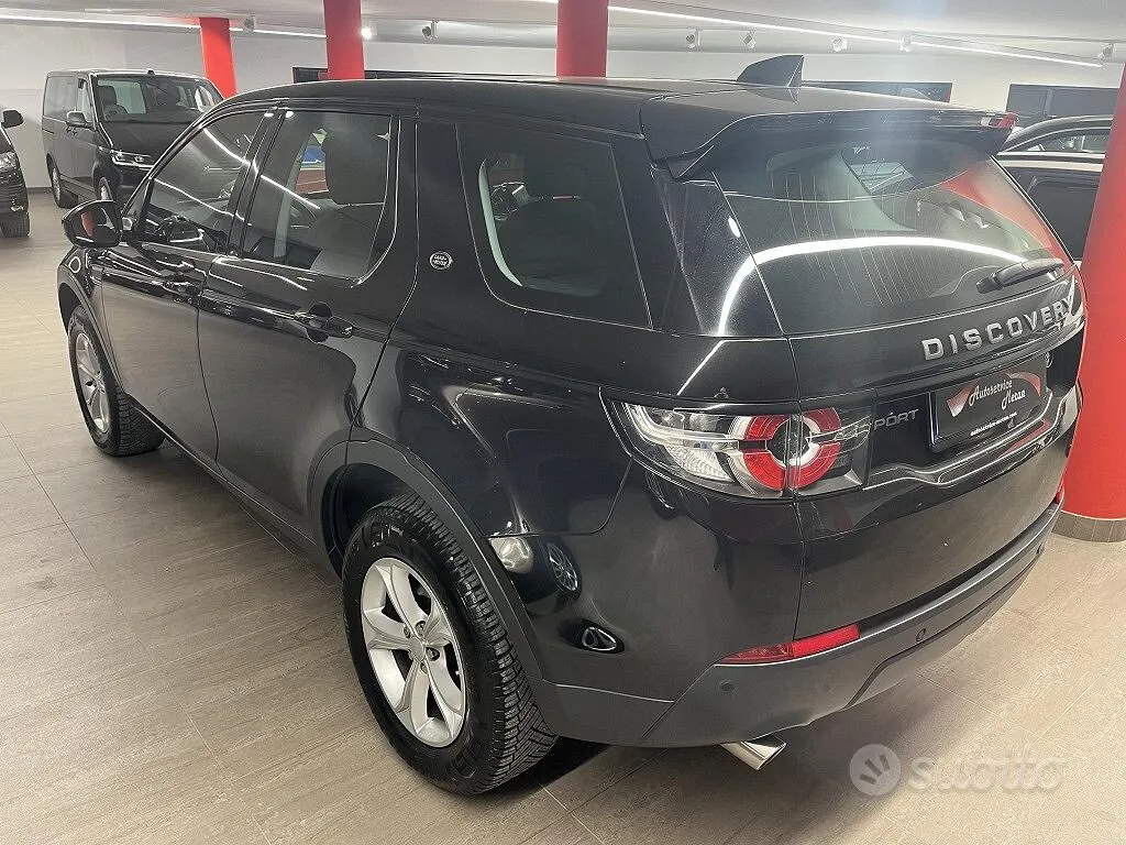 Land Rover Discovery Sport 2017 photo 5