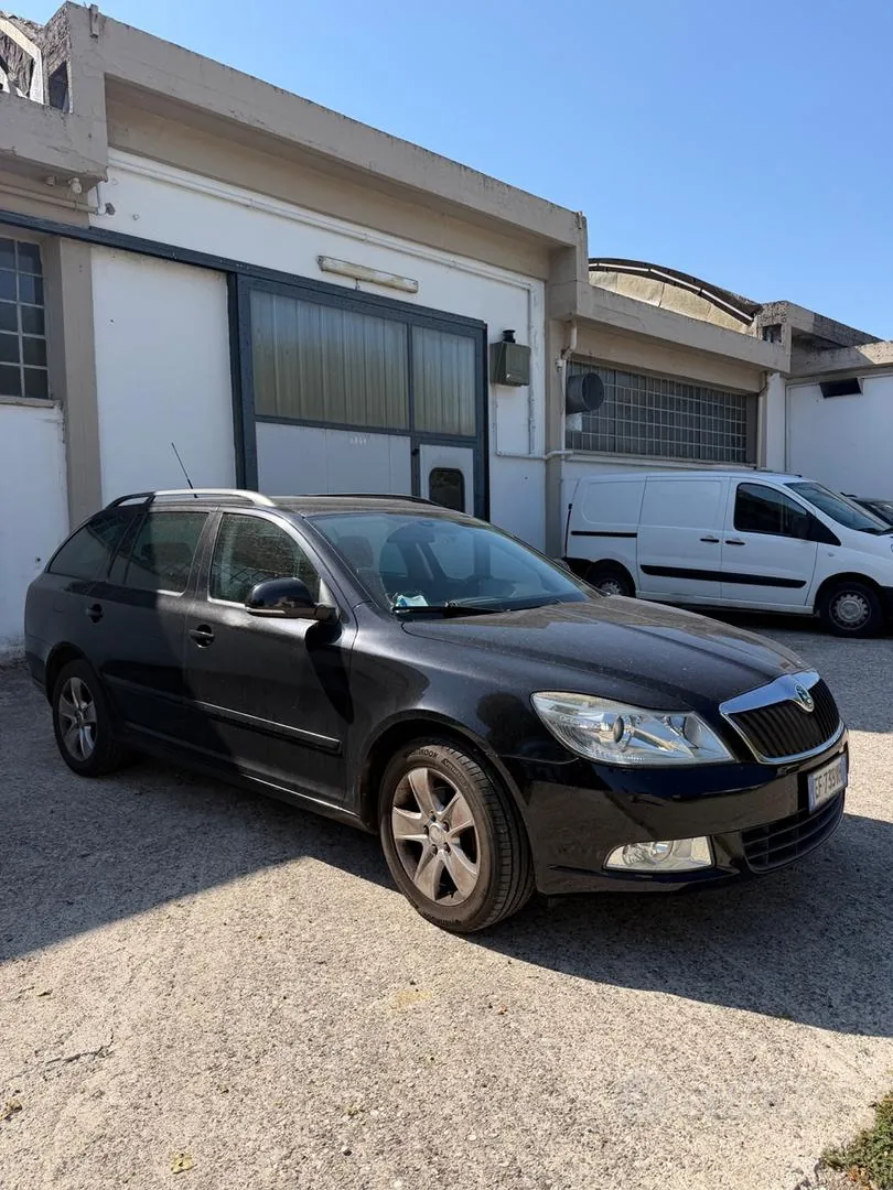 Skoda Octavia 2010 photo 2