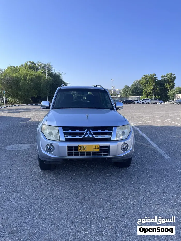 Mitsubishi Pajero 2012 photo 4
