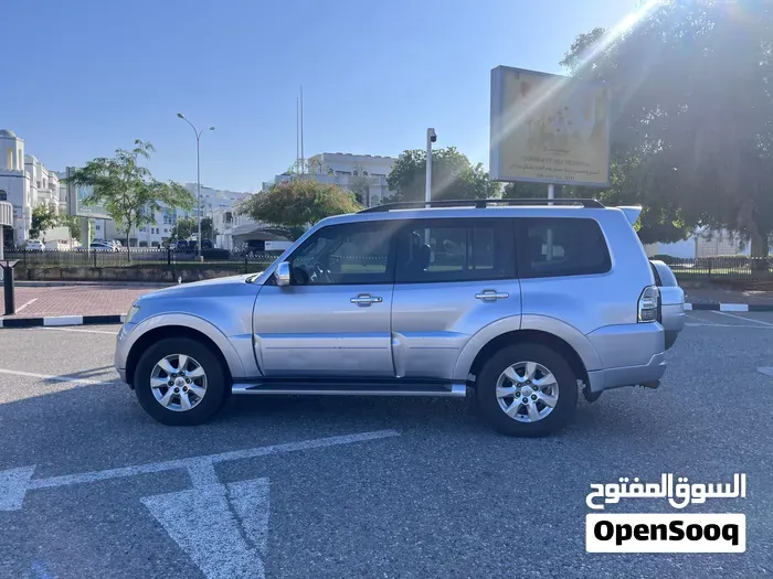 Mitsubishi Pajero 2012 photo 3