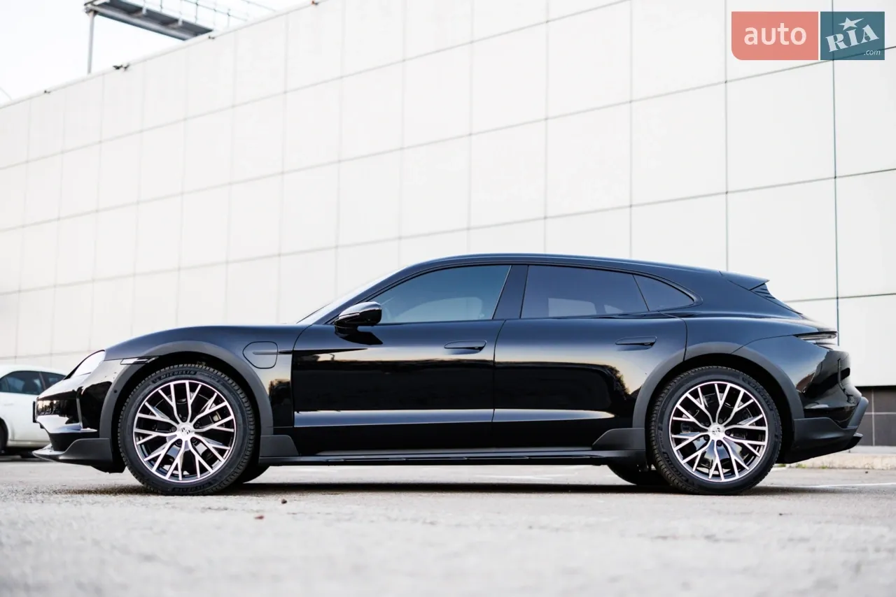 Porsche Taycan Cross Turismo 2025 photo 4