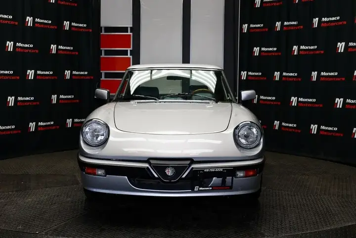 Alfa Romeo Spider 1989 photo 2
