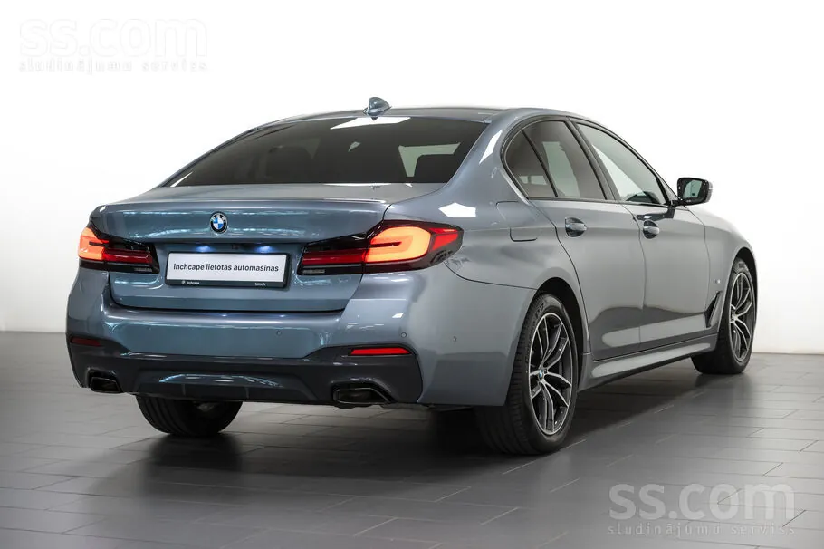 BMW 530I 2022 photo 2
