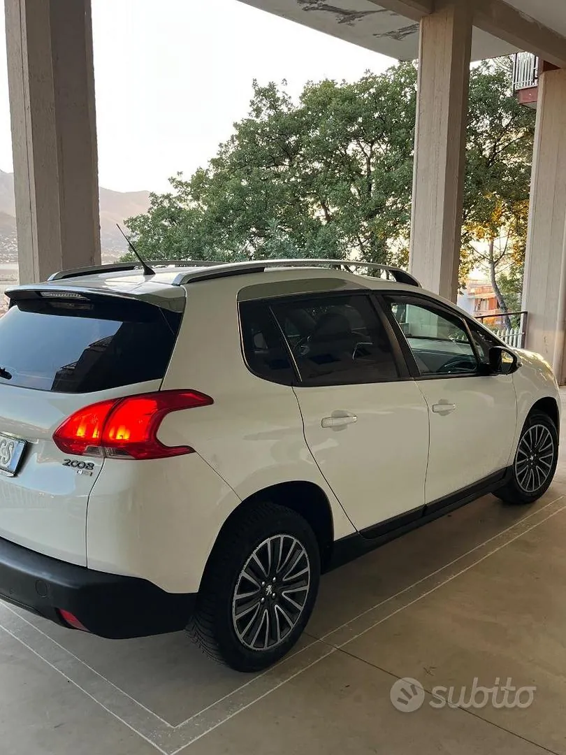Peugeot 2008 2014 photo 2