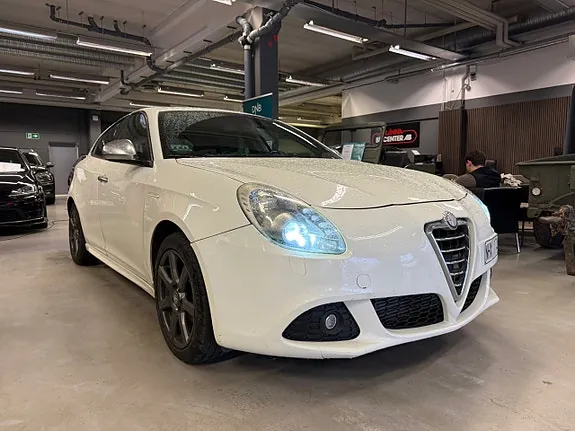 Alfa Romeo Giulietta 2013 photo 4