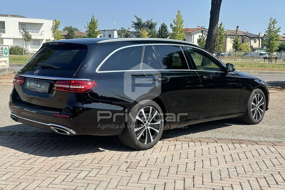Mercedes-Benz E 300 2021 photo 5