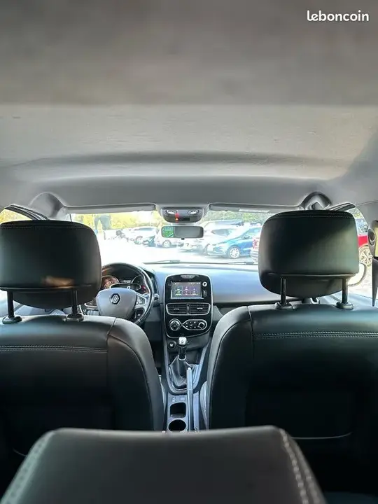 Renault Clio 2017 photo 2