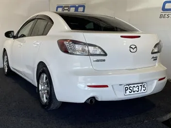 Mazda Axela 2011 photo 5