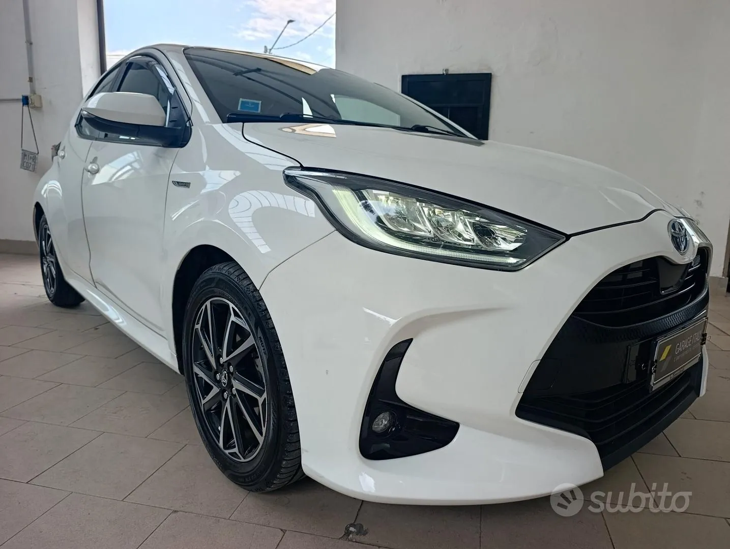 Toyota Yaris 2022 photo 2