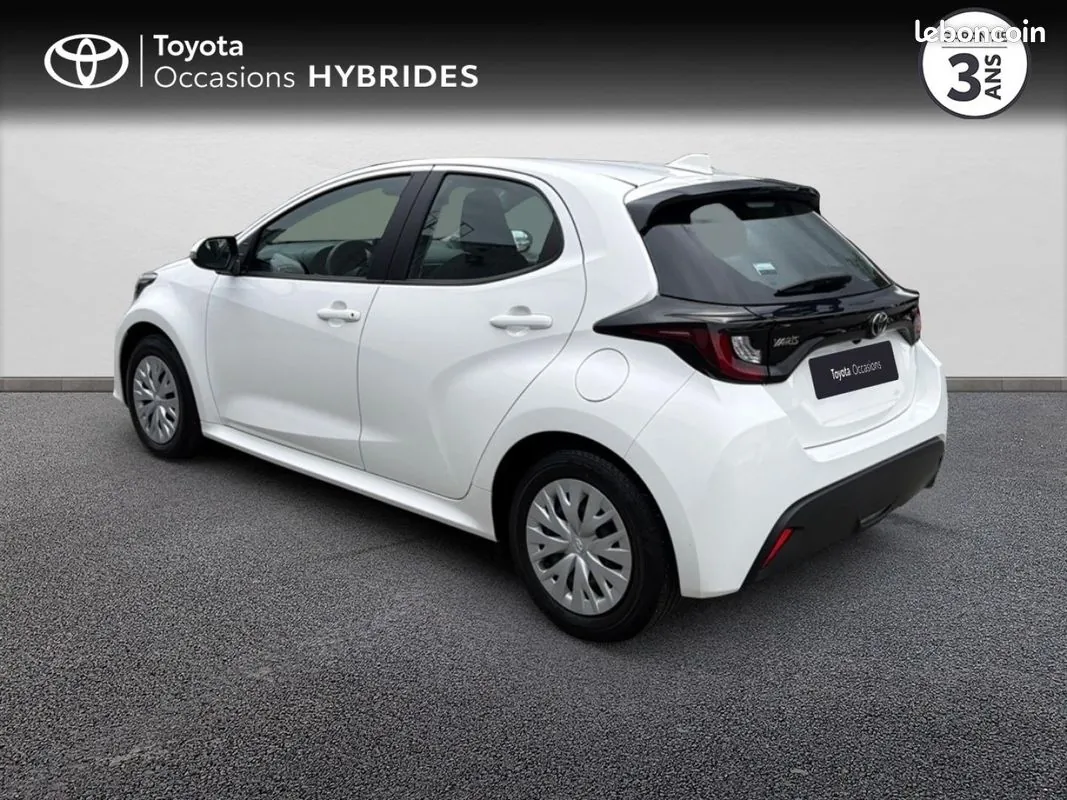 Toyota Yaris 2025 photo 2