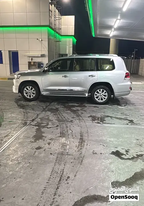 Toyota Land Cruiser 2016 photo 2