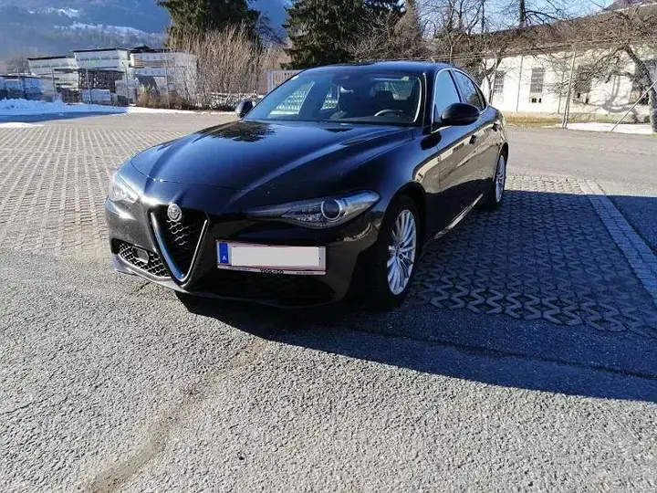 Alfa Romeo Giulia 2016 photo 2