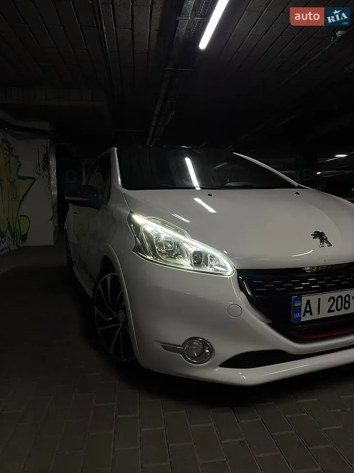 Peugeot 208 2013 photo 5