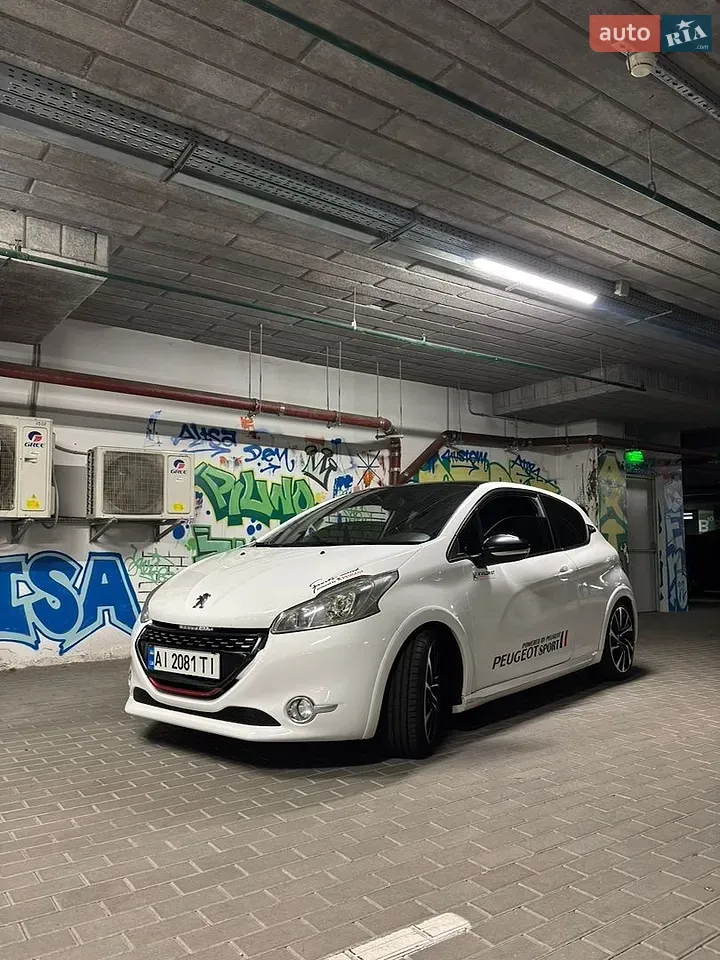 Peugeot 208 2013 photo 4