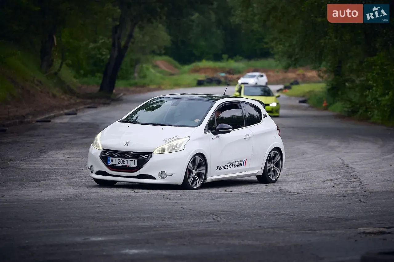 Peugeot 208