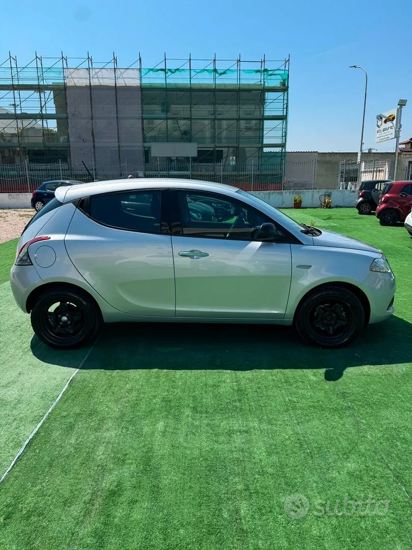 Lancia Ypsilon 2021 photo 4