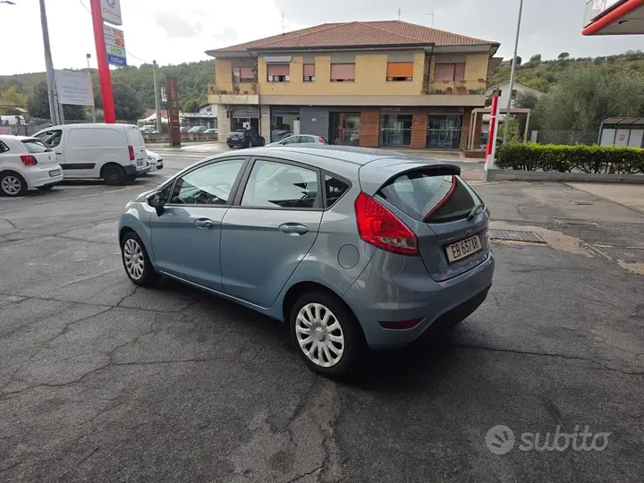 Ford Fiesta 2010 photo 5