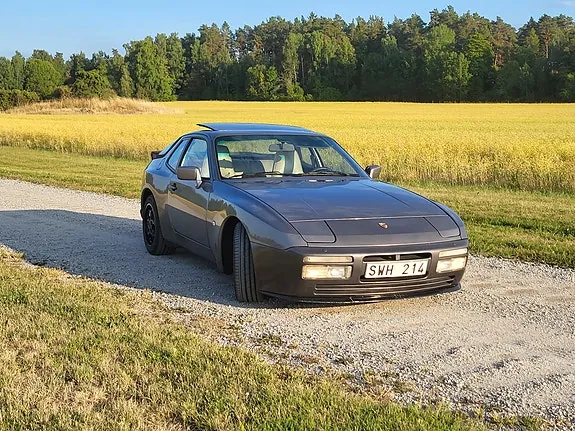 Porsche 944 1988 photo 2