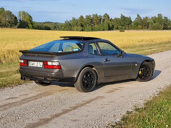 Porsche 944 1988 photo 3