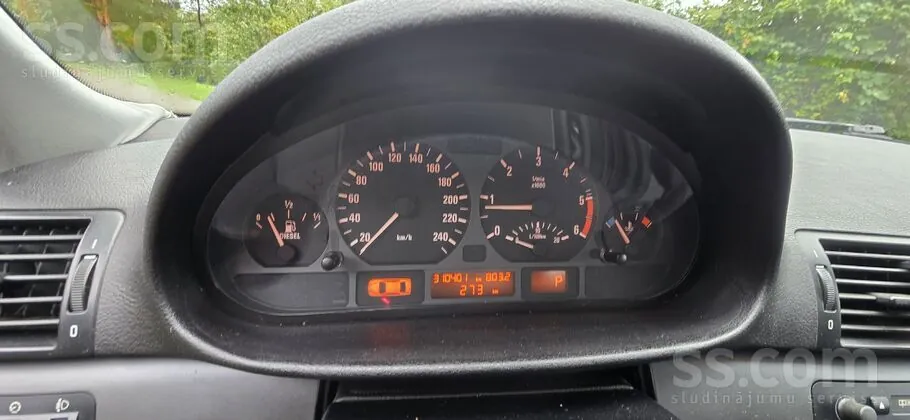 BMW 320 2004 photo 3