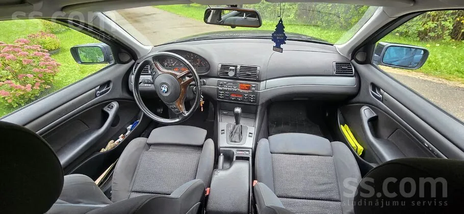 BMW 320 2004 photo 2