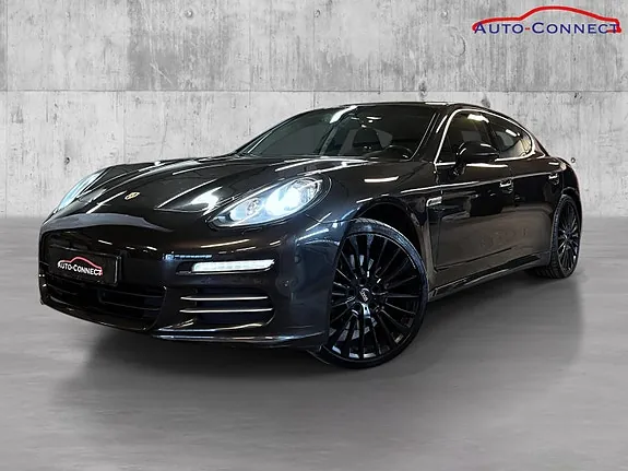 Porsche Panamera 4